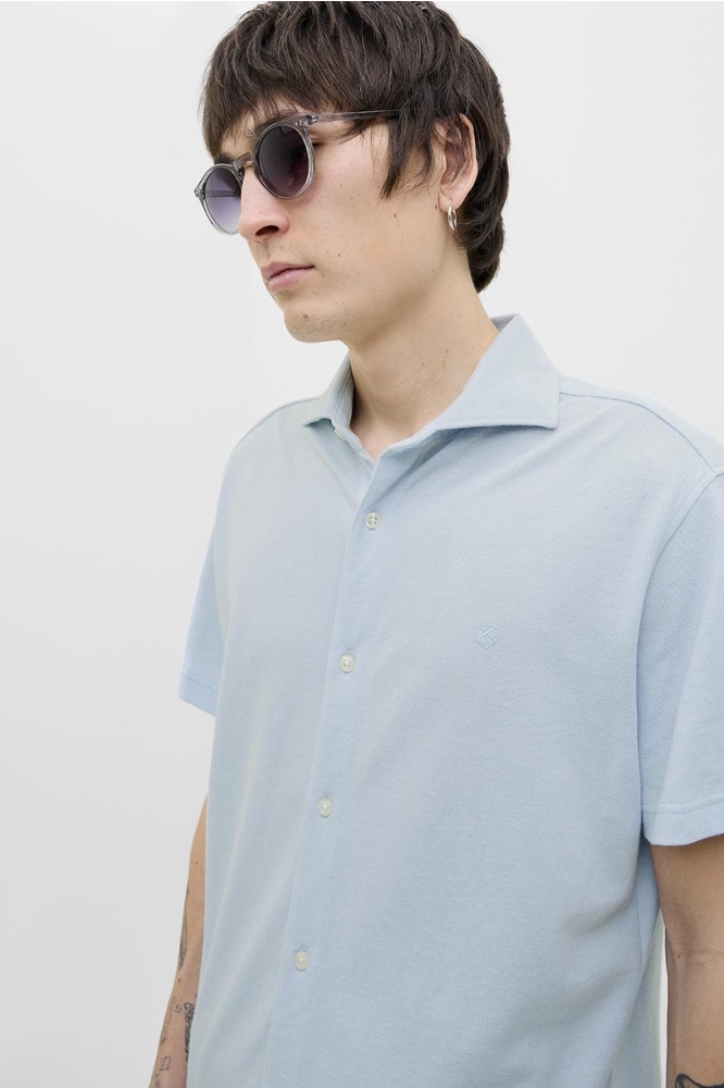 JPRBLALANCE PIQUE S/S SHIRT SMU 12275652 CHAMBRAY BLUE